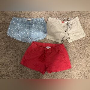 Red, Blue, and Tan Shorts Set